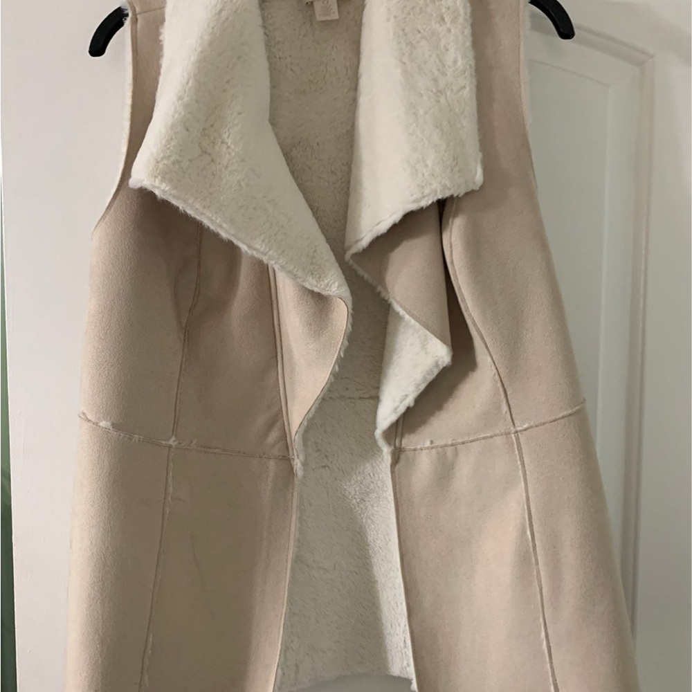 Chico's Beige and White Sleeveless Vest